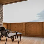 Puitalm & By Peak Apartman *